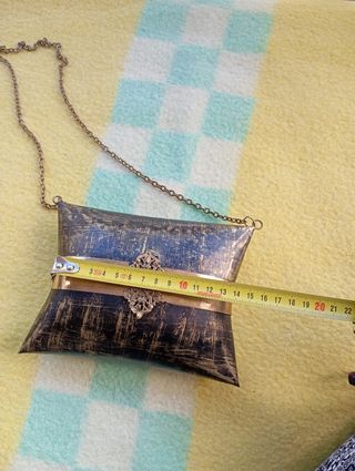 Bolso de fiesta vintage. Metal