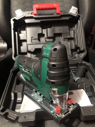 Sierra de calar 12V + cargador + batería 12V NUEVA