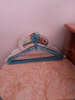 Perchas de alambre 