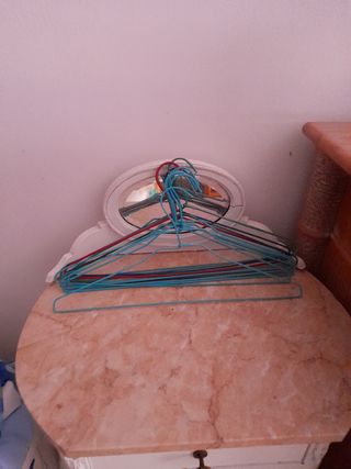Perchas de alambre 