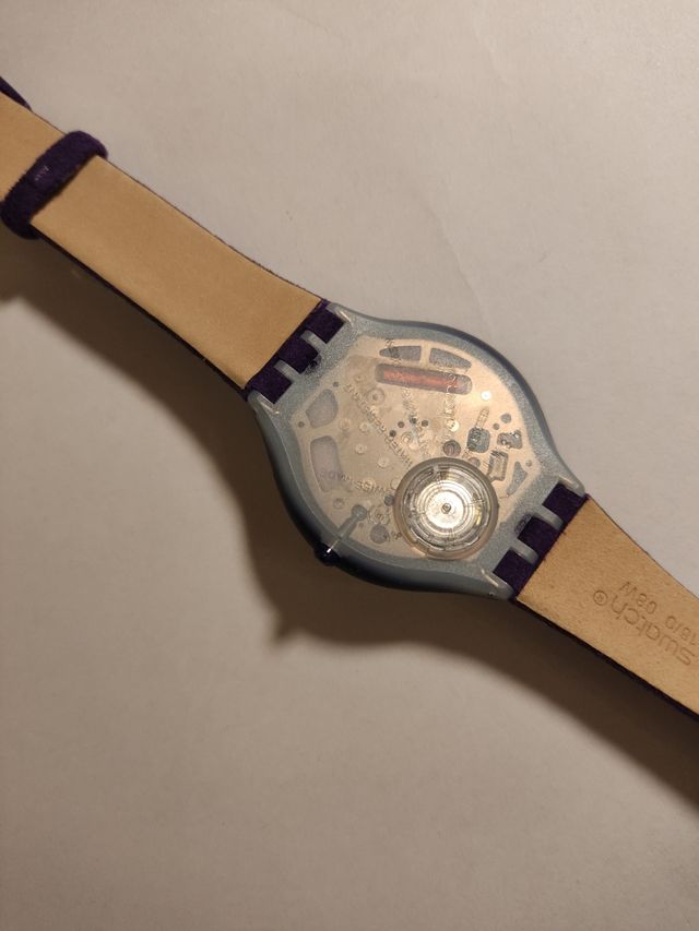 Reloj marca Swatch modelo skin.