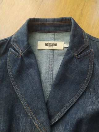 Chaqueta vaquera entallada