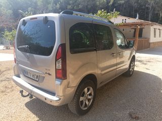 Peugeot Partner tepee 4x4 2011