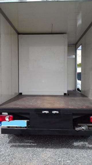 ESTÁ DISPONIBLE /// Nissan Cabstar FRIGORÍFICO