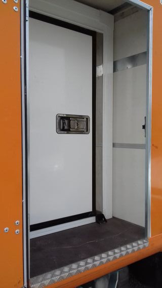 ESTÁ DISPONIBLE /// Nissan Cabstar FRIGORÍFICO