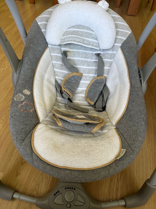 Hamaca balancin Ingenuiti con sonidos y balanceo