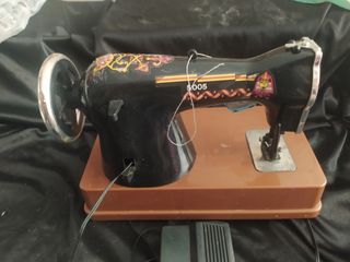 Juguete antiguo maquina de coser