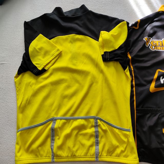 2 Maillots de ciclismo