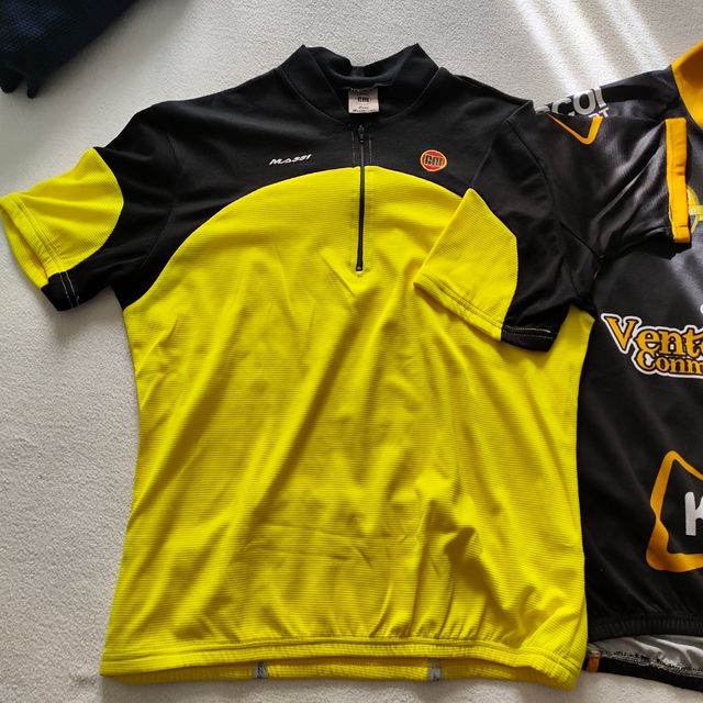 2 Maillots de ciclismo
