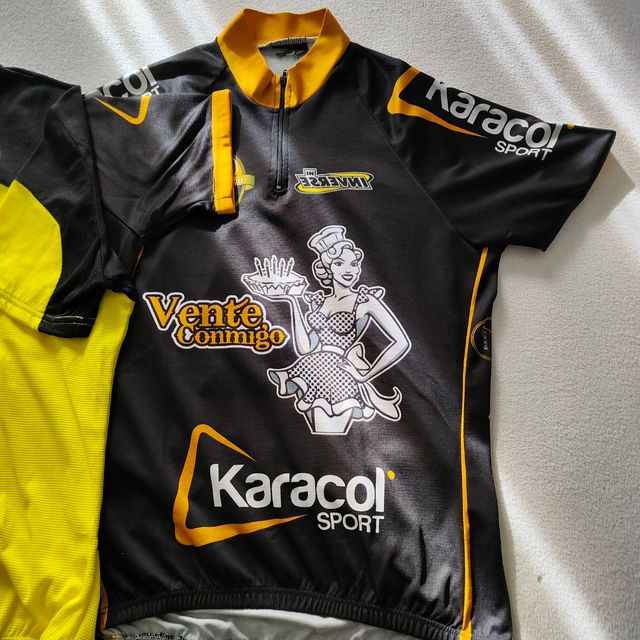 2 Maillots de ciclismo