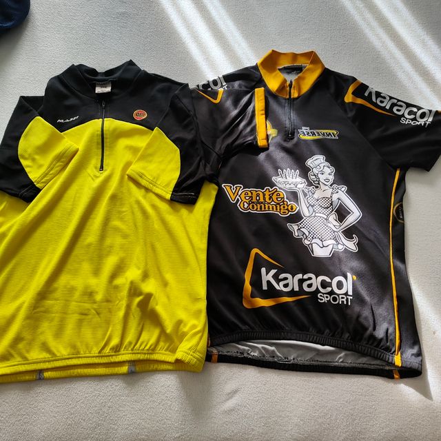 2 Maillots de ciclismo