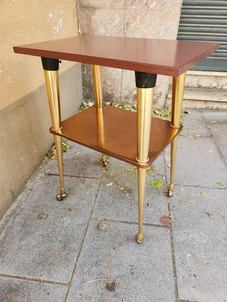 MESA VINTAGE DE TELEVISOR FORMICA