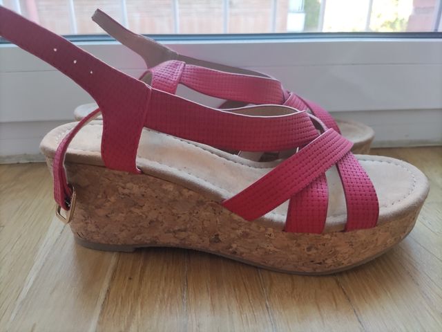 Sandalias cuña rojas Senda 39