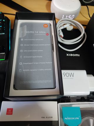 Xiaomi 14 Ultra + 4 Fundas + Cargador 90W