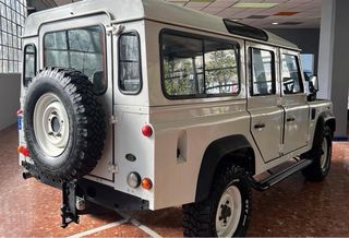 Land Rover Defender 2004