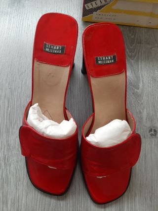 Sandalias de charol Stuart Weitman 