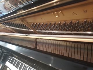 Piano Yamaha U1