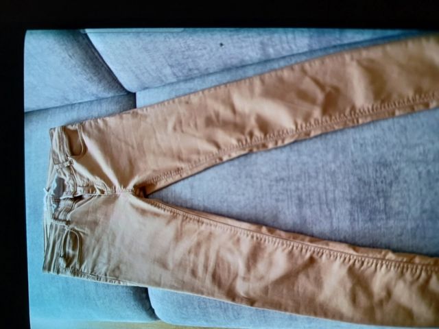 Pantalon beige mujer Stradivarius