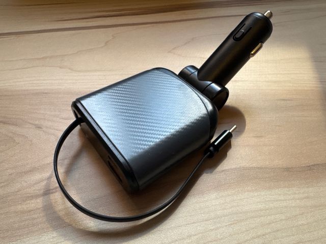 Enchufe coche con cable USB C PD 20W