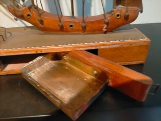 Goleta latón y Chalupa alpaca antiguas.