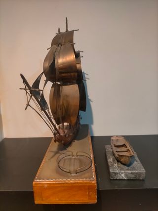 Goleta latón y Chalupa alpaca antiguas.