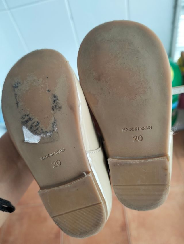 Zapatos niña, color arena charol #20