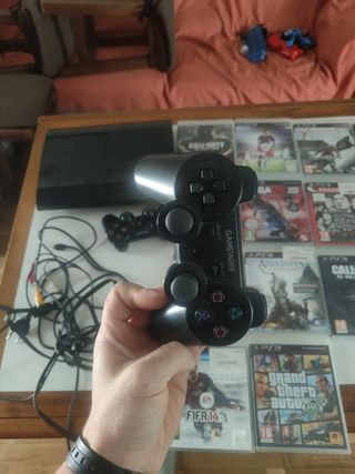 Play station 3 500gb + 14 juegos