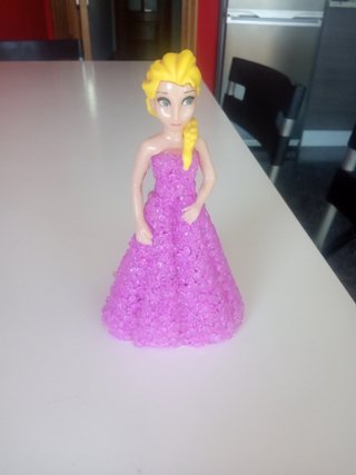 Bonita figura de muñeca