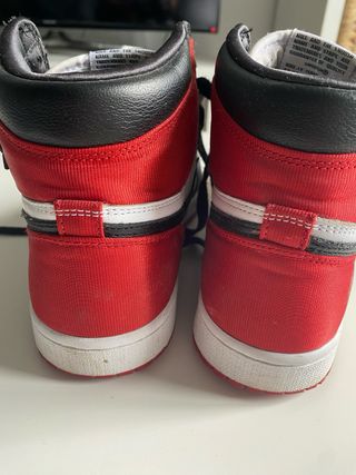 Air Jordan 1 Retro High OG Chicago “Black Toe”