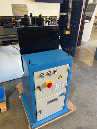 CURVADORA DE PERFILES MOTORIZADA STILCRAM NUEVA