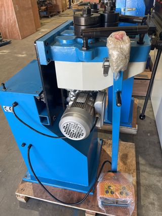 CURVADORA DE PERFILES MOTORIZADA STILCRAM NUEVA