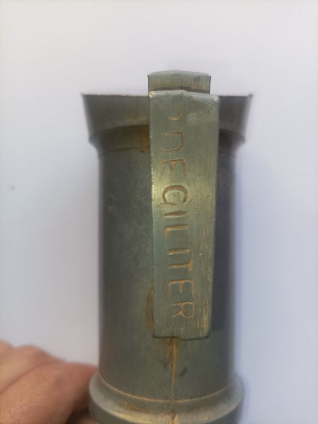 Caraffe antiche in peltro