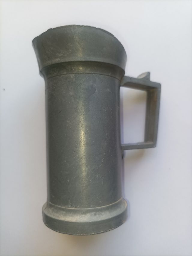 Caraffe antiche in peltro