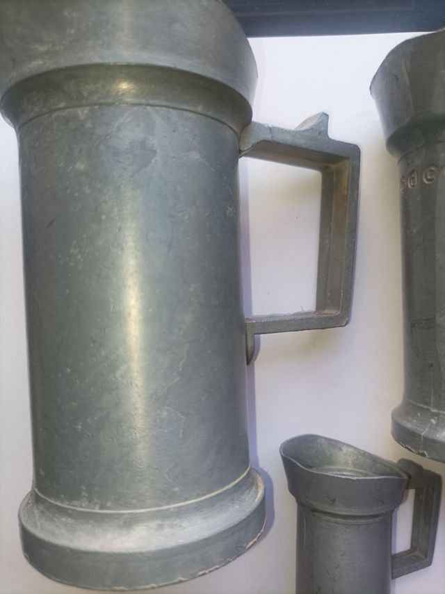 Caraffe antiche in peltro