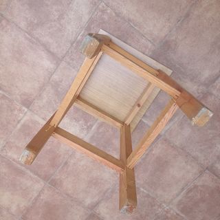 Mesa pequeña de madera