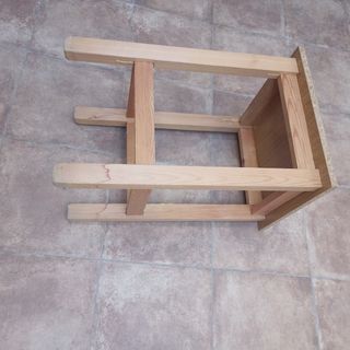 Mesa pequeña de madera