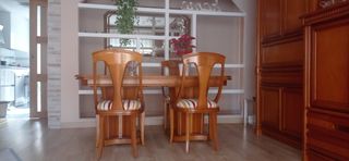 Mesa de comedor con sillas