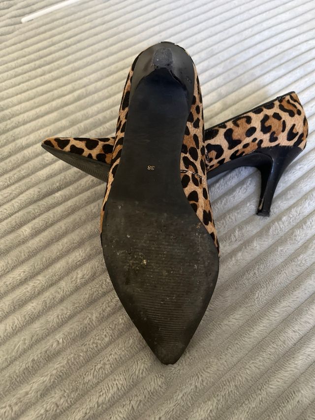 Zapato salón leopardo