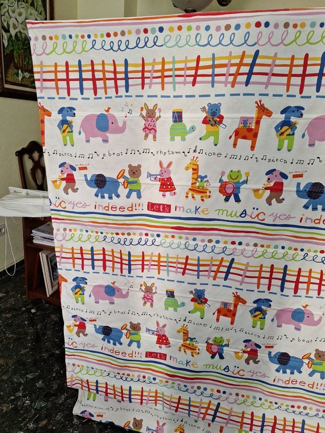 Cortina store infantiles