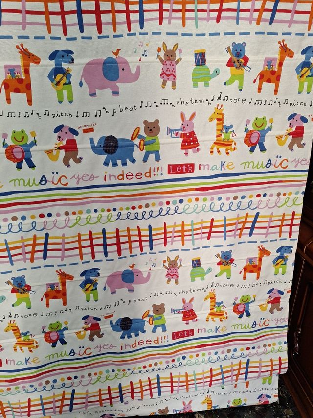 Cortina store infantiles