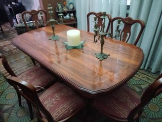 Mesa de comedor mas sillas