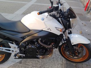Moto Suzuki Gsr 600