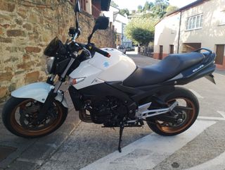 Moto Suzuki Gsr 600