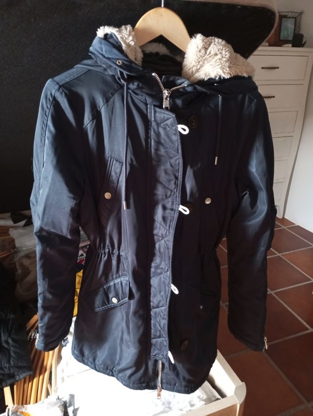 Chaquetón impermeable.