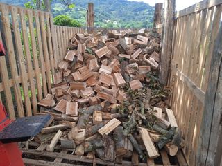 Legna da ardere secca di castagno e quercia