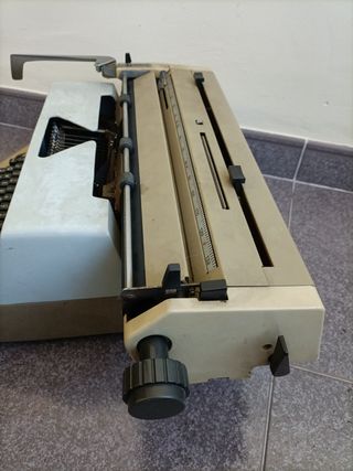 Maquina de escribir Optima Daro