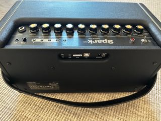 'Positive Grid Spark 40' amplificador de guitarra