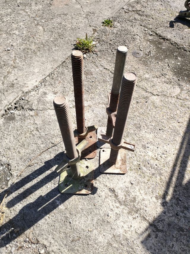 Patas husillo andamio