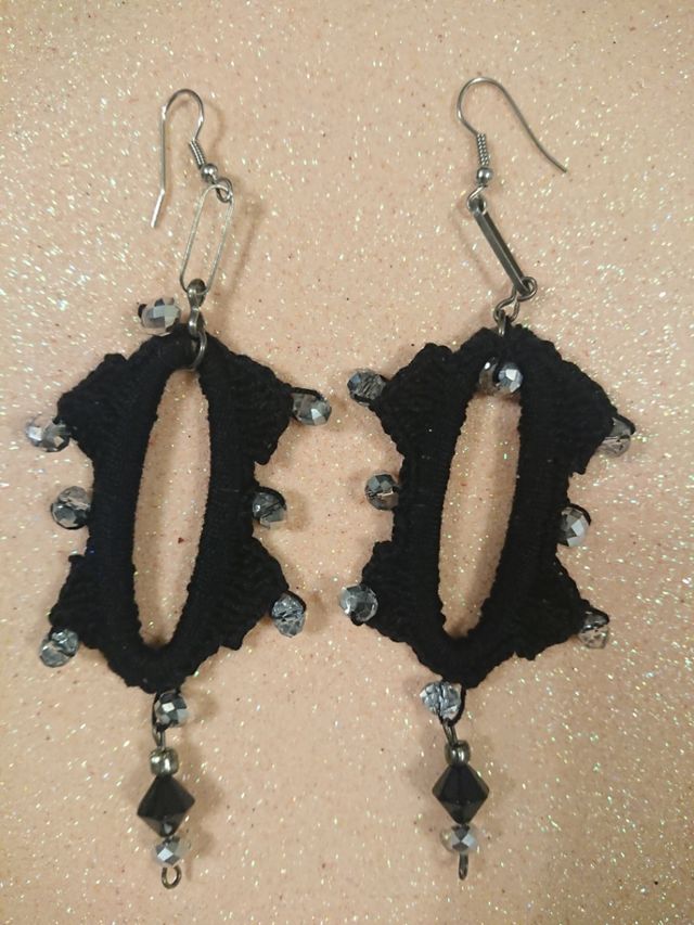 Orecchini a uncinetto, fatti a mano 