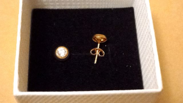 Pendientes oro 18k y zirconita